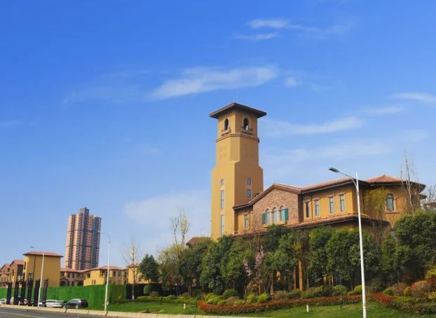 热点关注：媳妇把家里的旧鞋、破碗坏衣服一扔家里风水好多了！(图4)