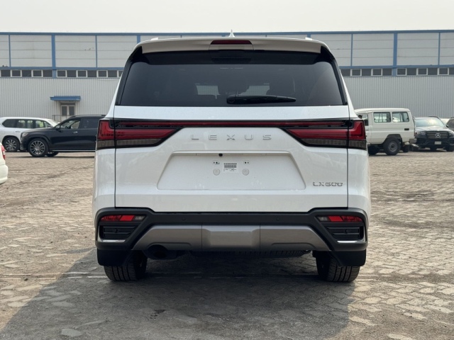 2024款雷克萨斯LX600现车报价7座豪华版奢侈SUV身份象征(图9)