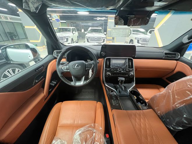 2024款雷克萨斯LX600现车报价(图3)