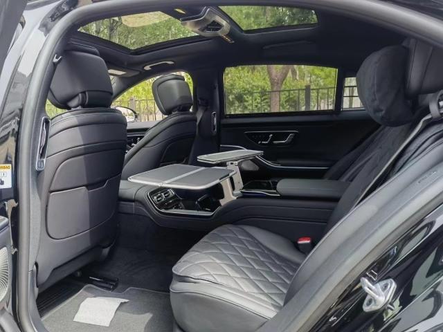 2024款奔驰S580V8VIP4座四驱轿车报价现车精致化的视觉效果(图4)