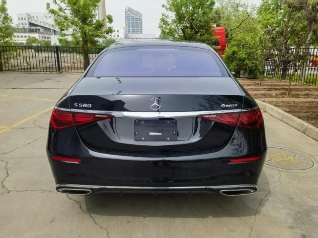 2024款奔驰S580V8VIP4座四驱轿车报价现车精致化的视觉效果(图9)