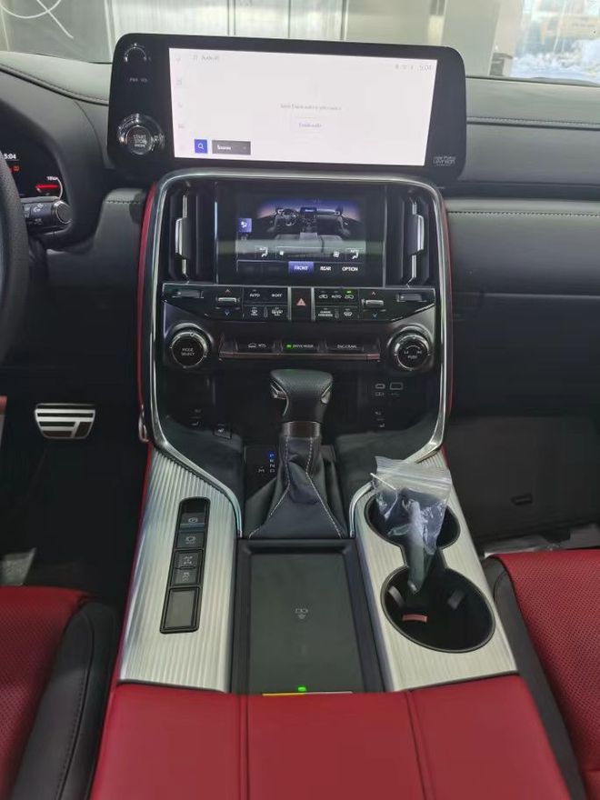 24款雷克萨斯LX600运动全网最低价格(图5)
