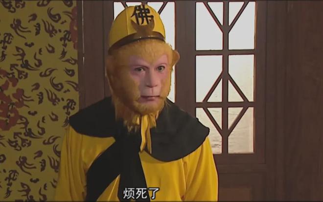 把大学生的床帘扯下来把大学生的长衫裹上去(图1)