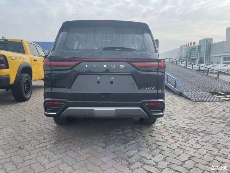 2024新雷克萨斯LX中东版目前价格稳定售价196万元起(图4)