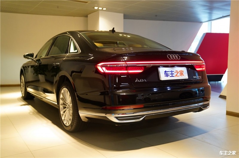 奥迪A8最高优惠179万欢迎到店试驾(图3)