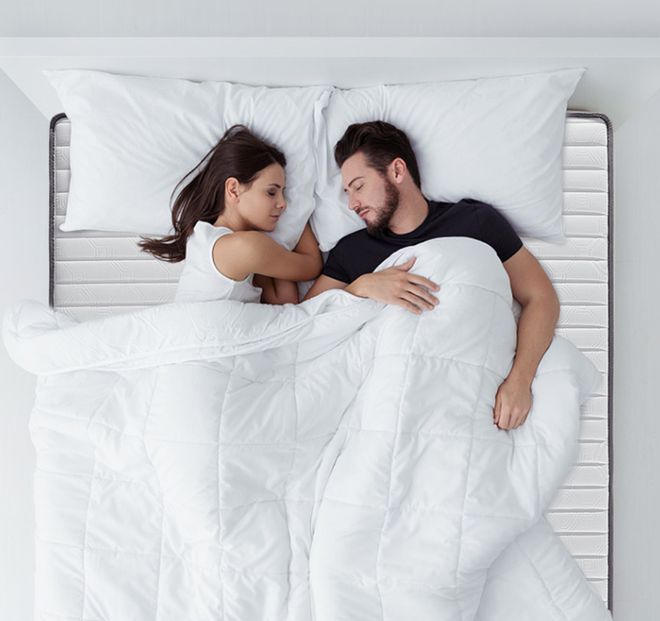 睡眠质量大比拼：如何选择适合自己的床垫？(图2)
