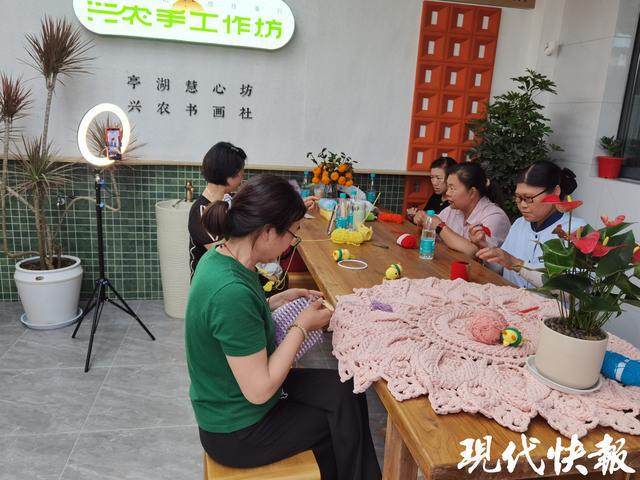 黄尖镇兴农村新型社区：一方烂漫庭院满是兴农胜景(图1)