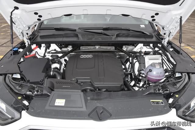 新车｜纳多灰外观阿拉斯红内饰2025款奥迪Q5L官图现款3988万起(图3)