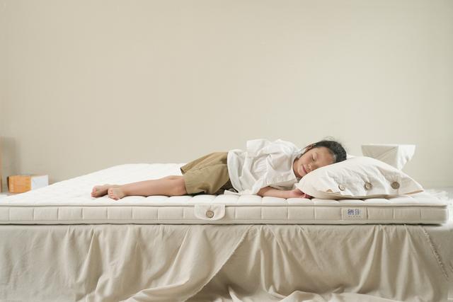 栖作床垫新品「奇遇小硬垫」上线开启护脊睡眠新体验(图2)