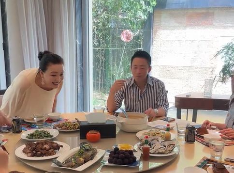 Shotel底价卖床垫汪小菲回应酒店停业原因捐赠金额引热议(图6)