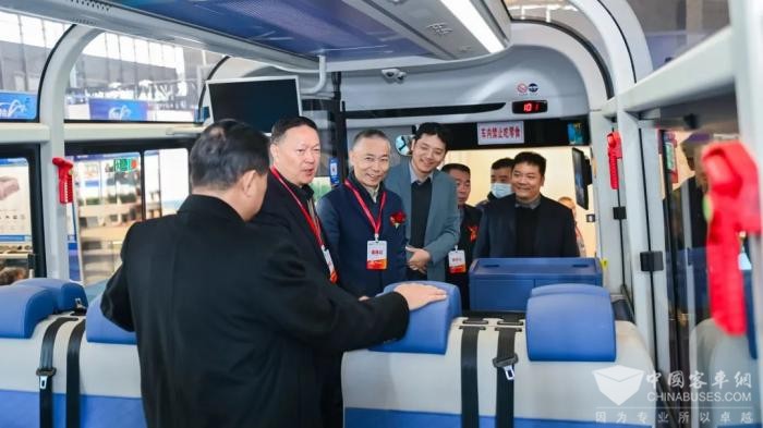 宇悦E10领衔宇通闪耀2024上海国际客车展(图3)