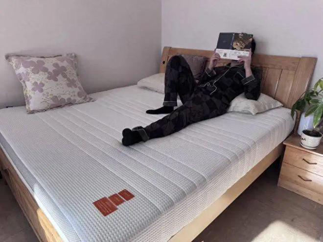 8h记忆棉深睡床垫开启云端睡眠之旅(图1)