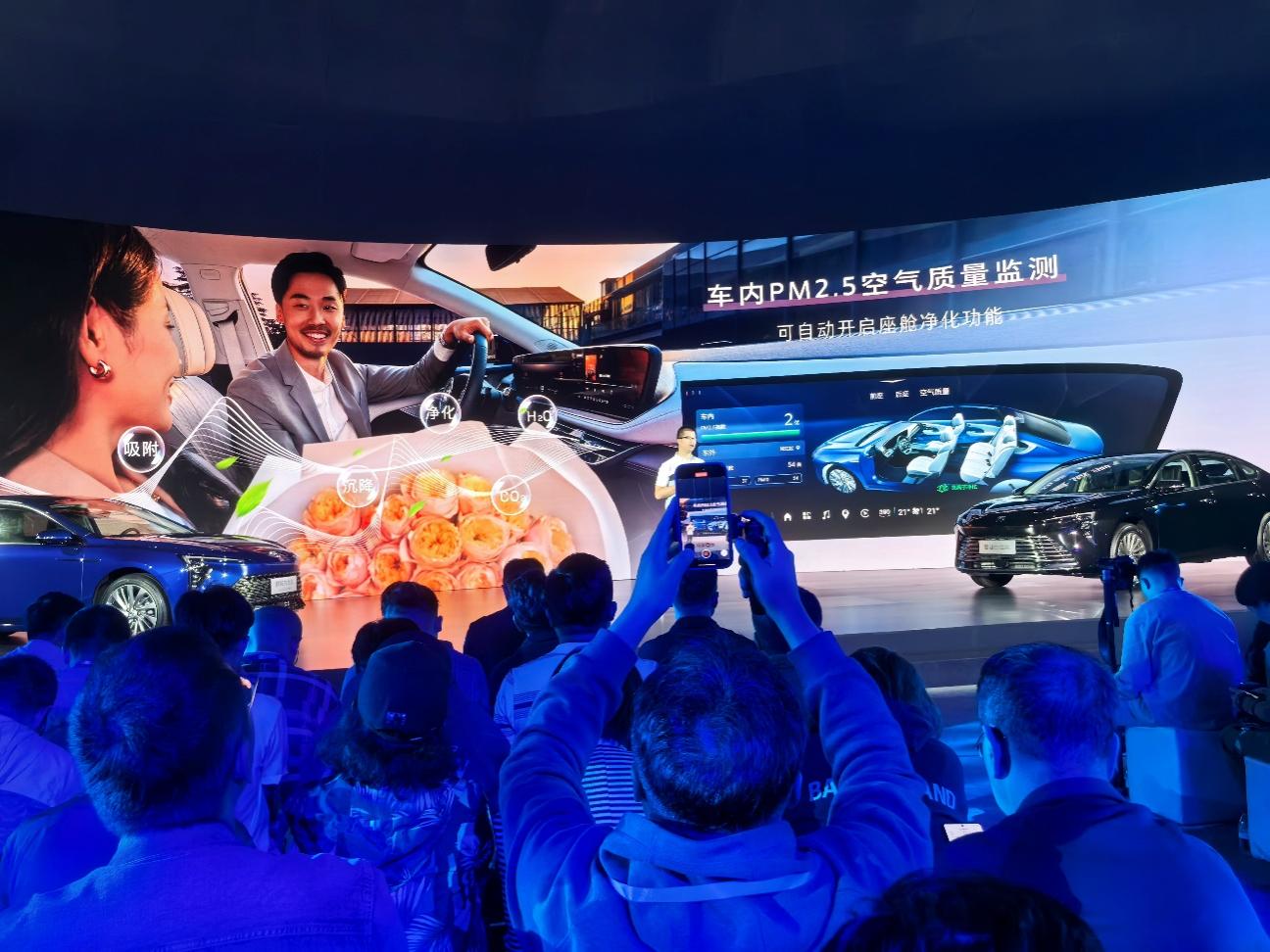 四次迭代豪华再升级别克君越2025白金款上市(图13)