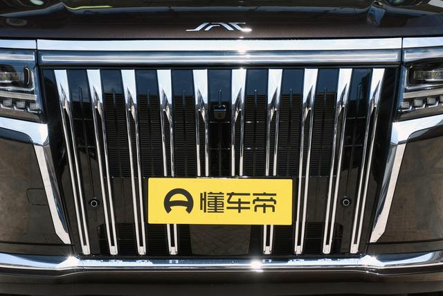 20万级中大型MPV实力派！瑞风RF8凭啥定义好坐又好开？(图1)