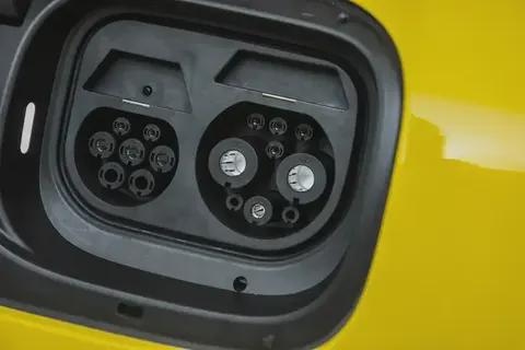 【E汽车】百公里加速仅需198s！小米SU7Ultra全新配色亮相！(图7)