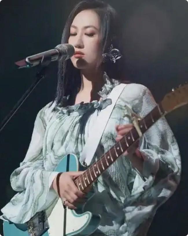 看了《浪姐6》网传阵容名单我想说：这次芒果台又要抽到王炸了(图19)