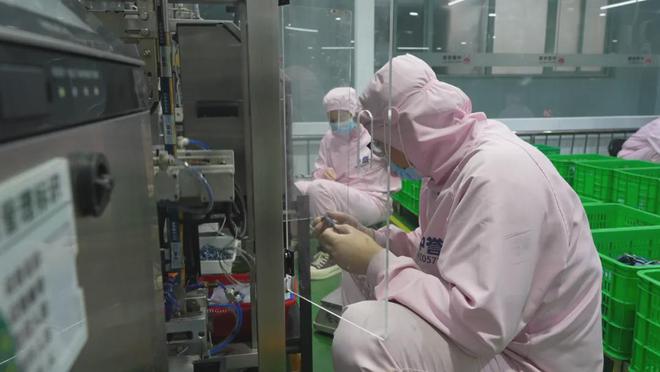 小萌宠撬动“网红曹县”木制品大市场“原木风”宠物用品远销全球(图4)