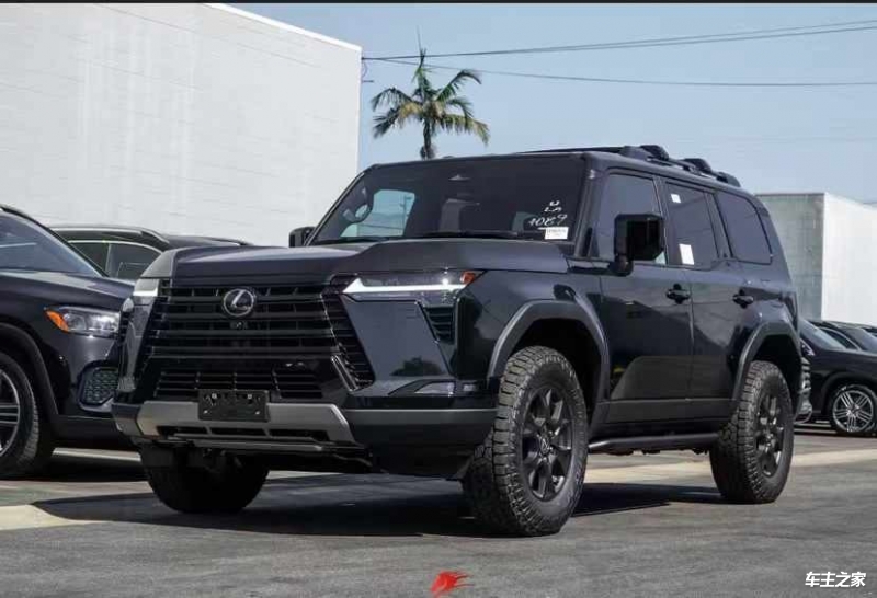 2024款雷克萨斯GX460全新设计实拍图片详解(图1)